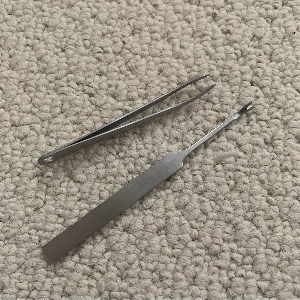 tweezer and cuticle pusher bundle